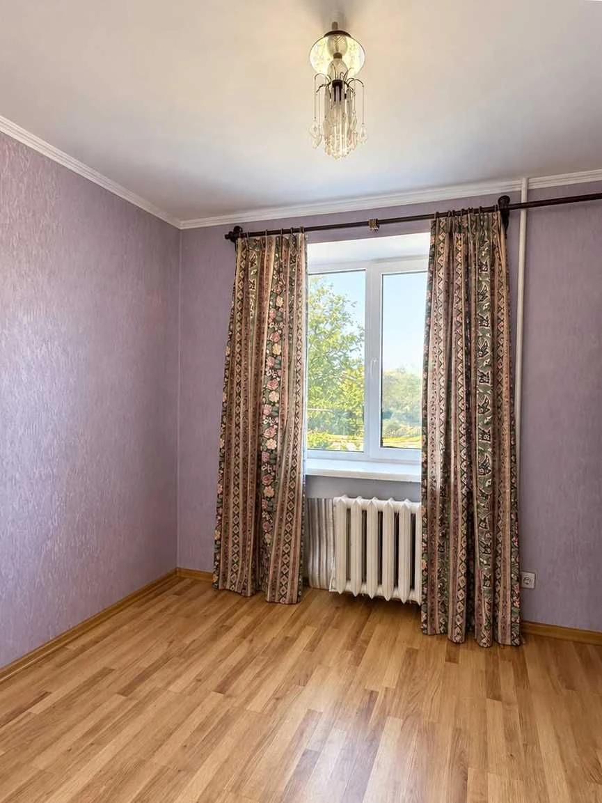 For sale: 3-room Czech apartment