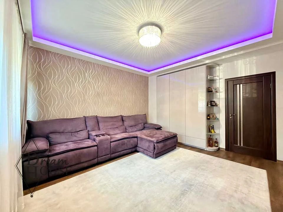 Apartment. Novovolynsk, Shakhtarska st.