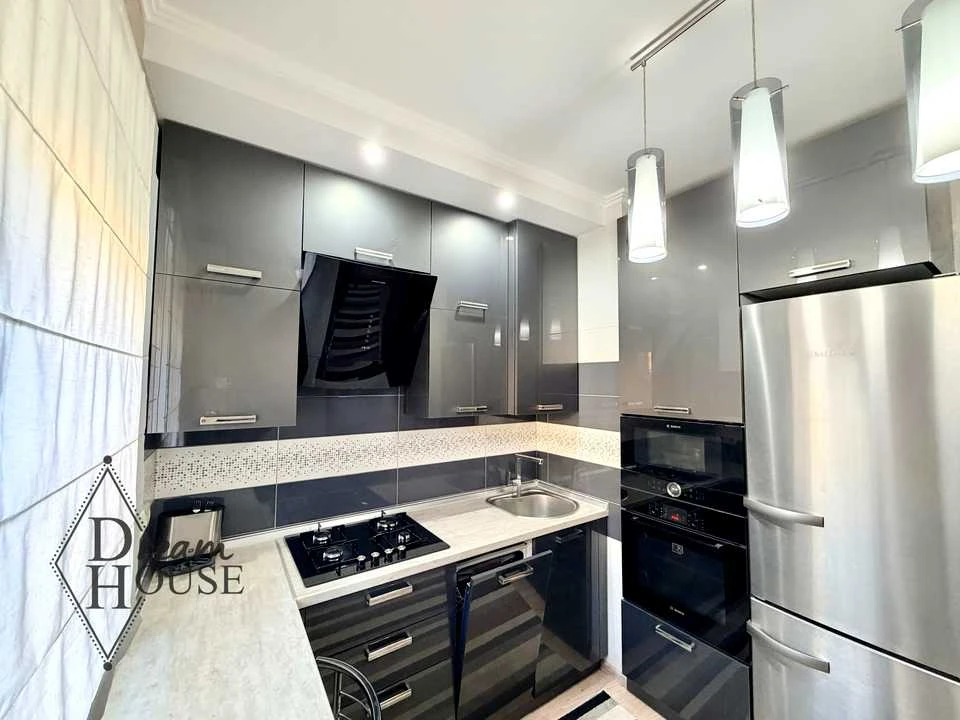 Apartment. Novovolynsk, Shakhtarska st.