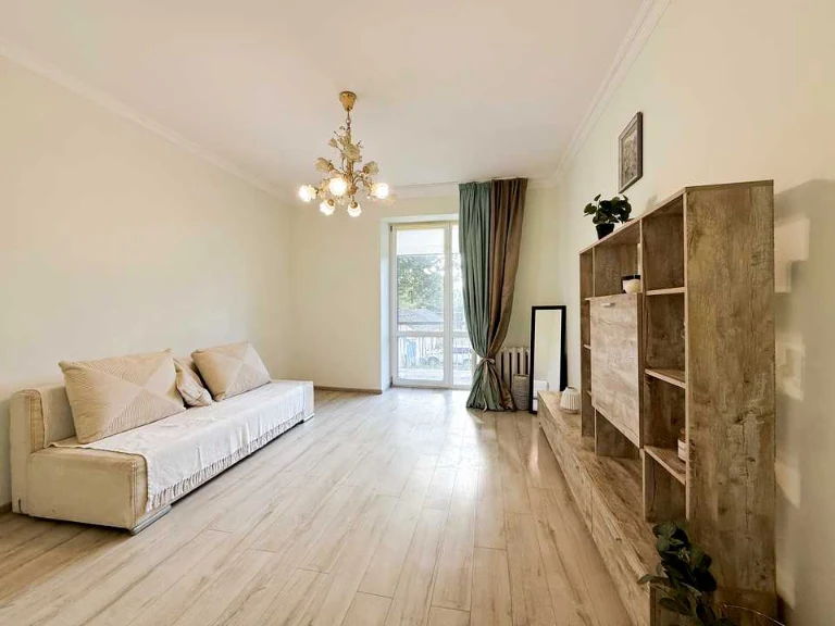Apartment. Novovolynsk, Shevchenka Boulevard