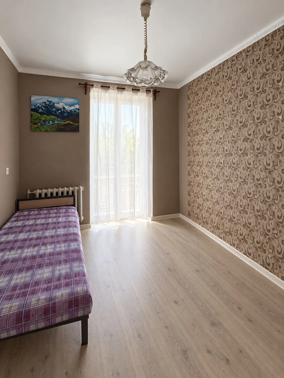 3-room apartment for sale, renovated, in the city center