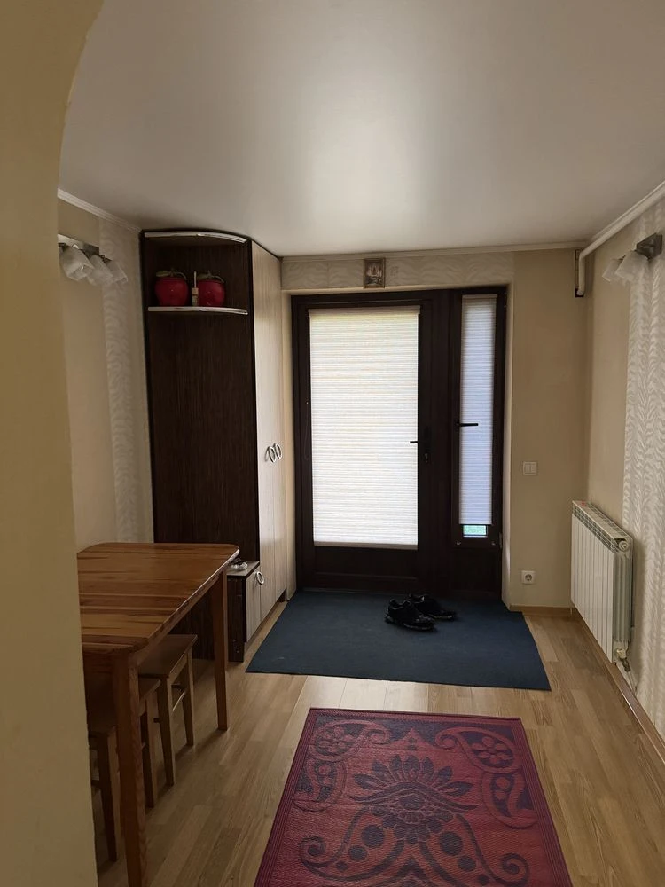 Sale of a 3-bedroom apartment in the center of Rzhyshe
