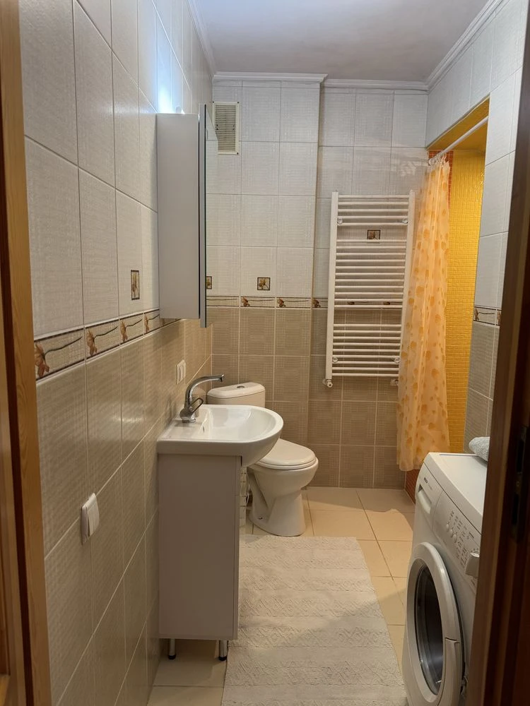 Sale of a 3-bedroom apartment in the center of Rzhyshe