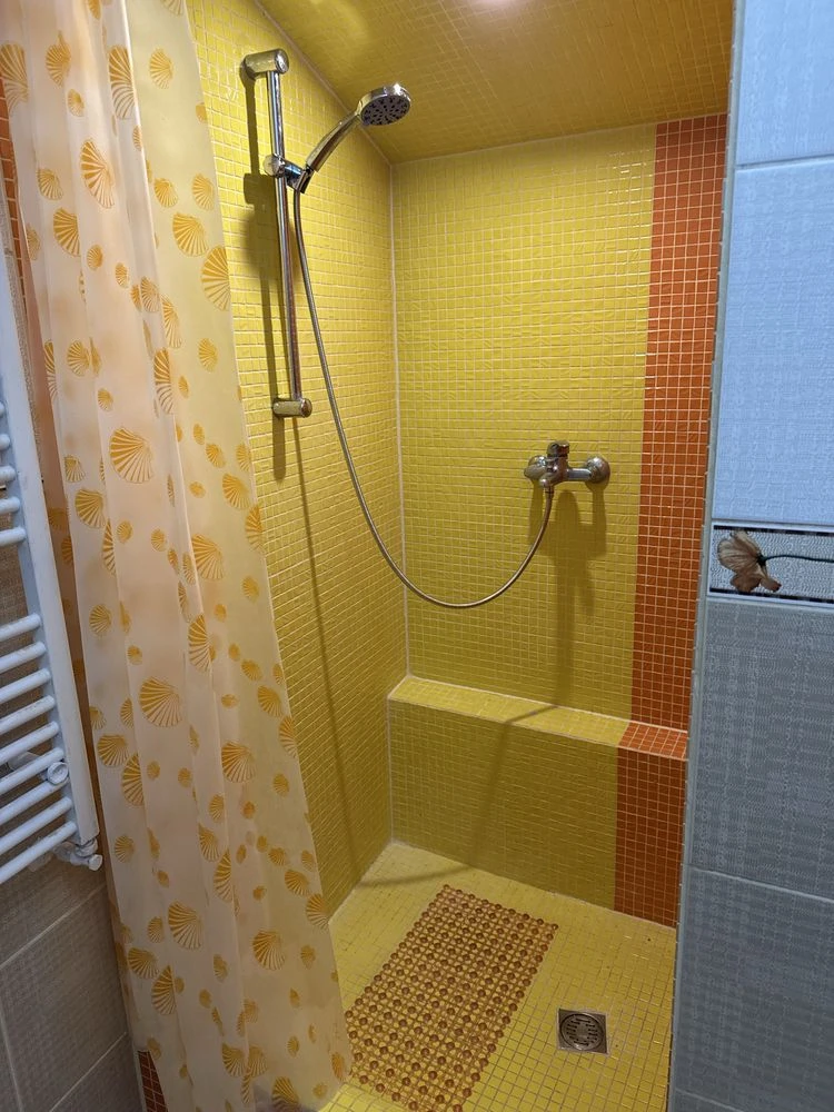 Sale of a 3-bedroom apartment in the center of Rzhyshe