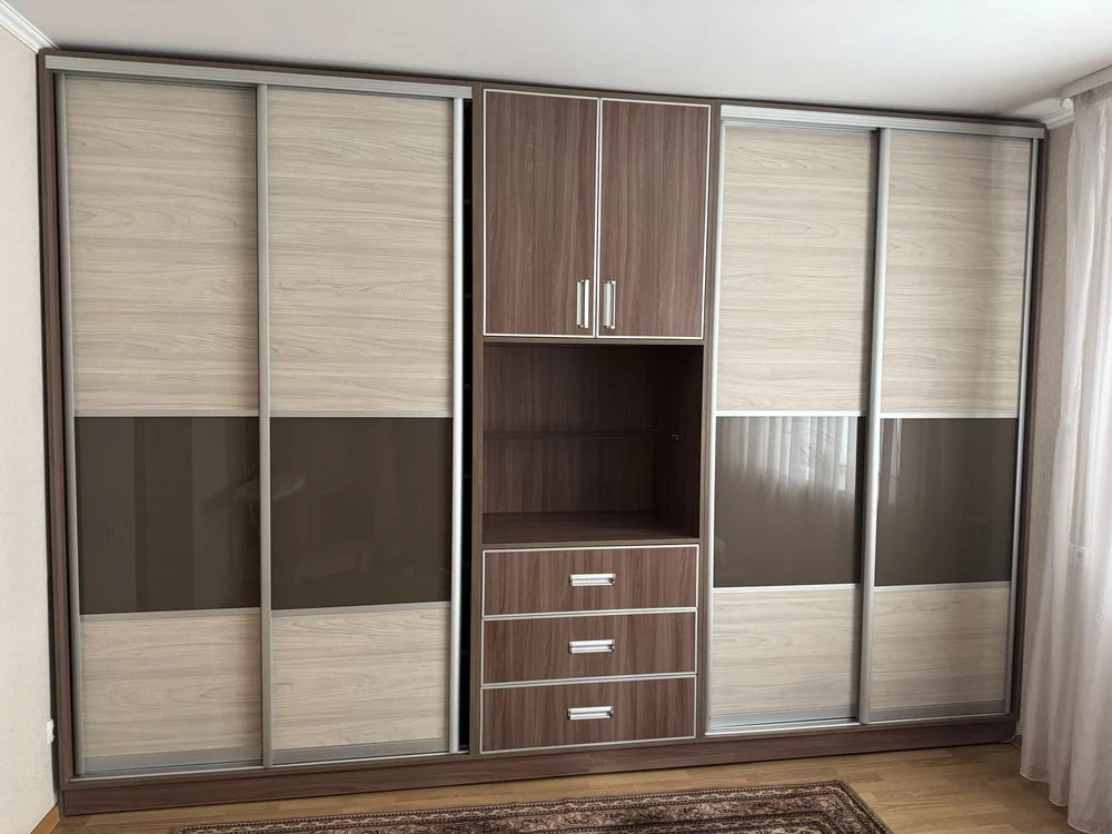Sale of a 3-bedroom apartment in the center of Rzhyshe