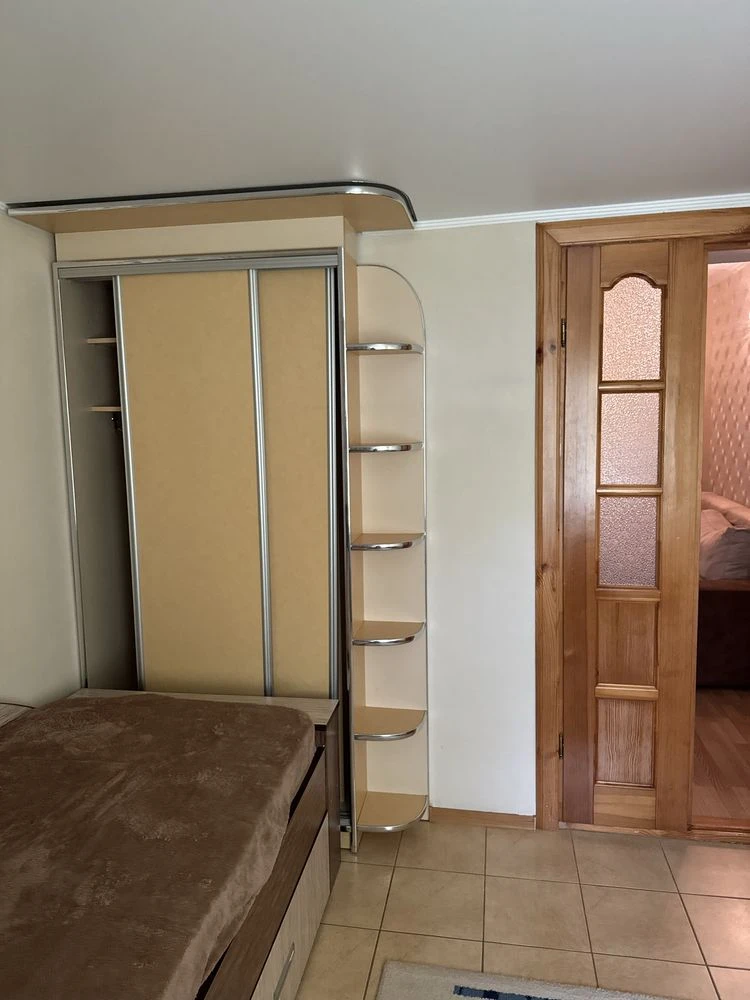 Sale of a 3-bedroom apartment in the center of Rzhyshe