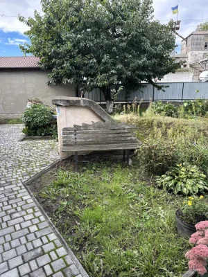 Sale of a 3-bedroom apartment in the center of Rzhyshe