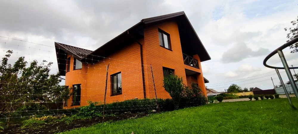 Продажа полностью укомплектованного дома с ремонтом.