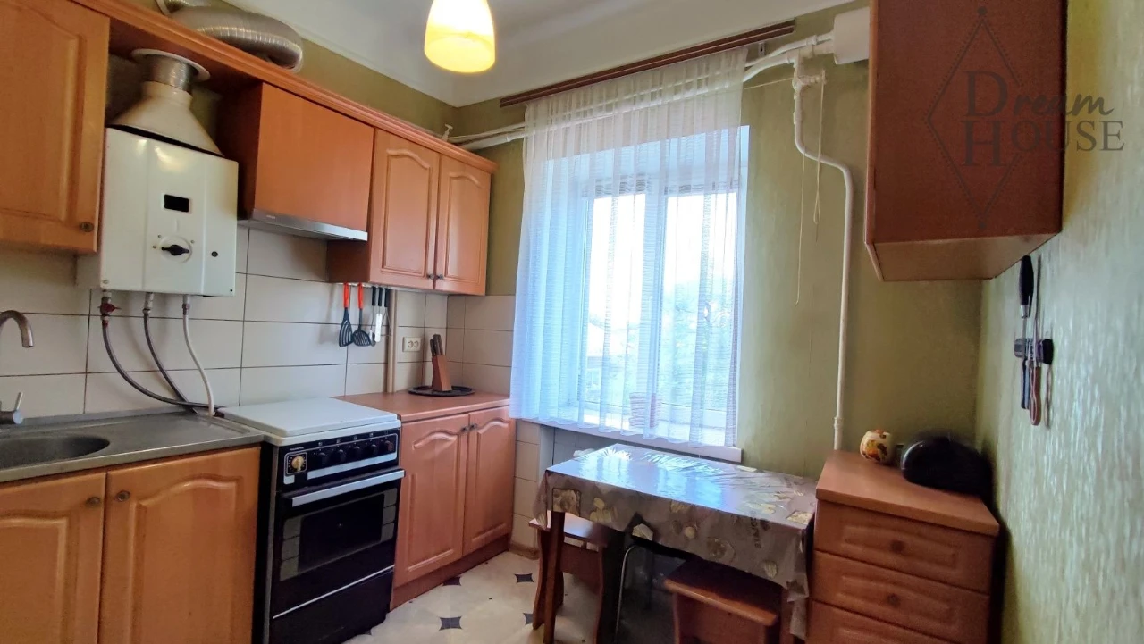 Sale of a 2-room apartment in the center on Nebesnaya Sotni Street