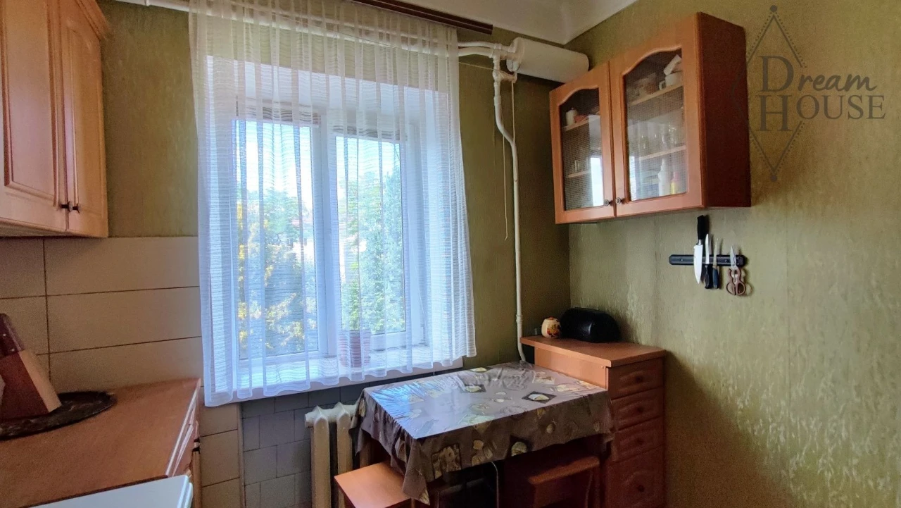 Sale of a 2-room apartment in the center on Nebesnaya Sotni Street