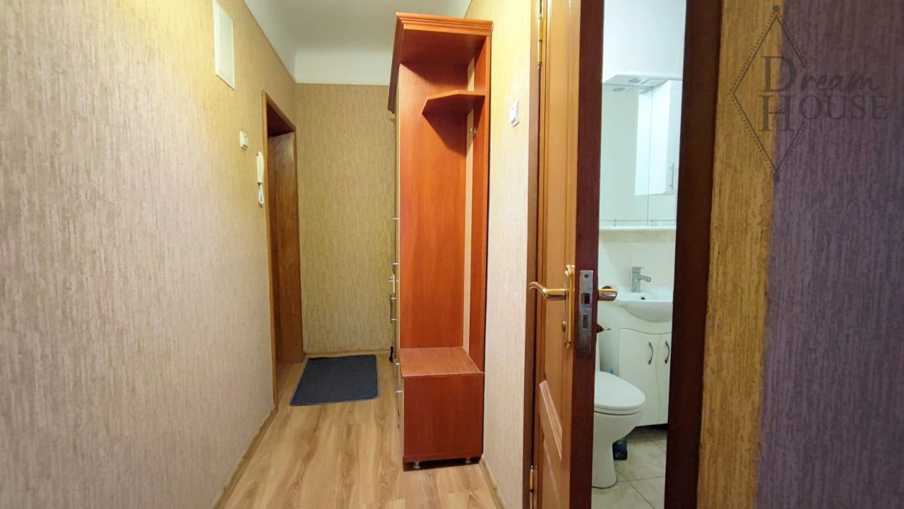 Sale of a 2-room apartment in the center on Nebesnaya Sotni Street