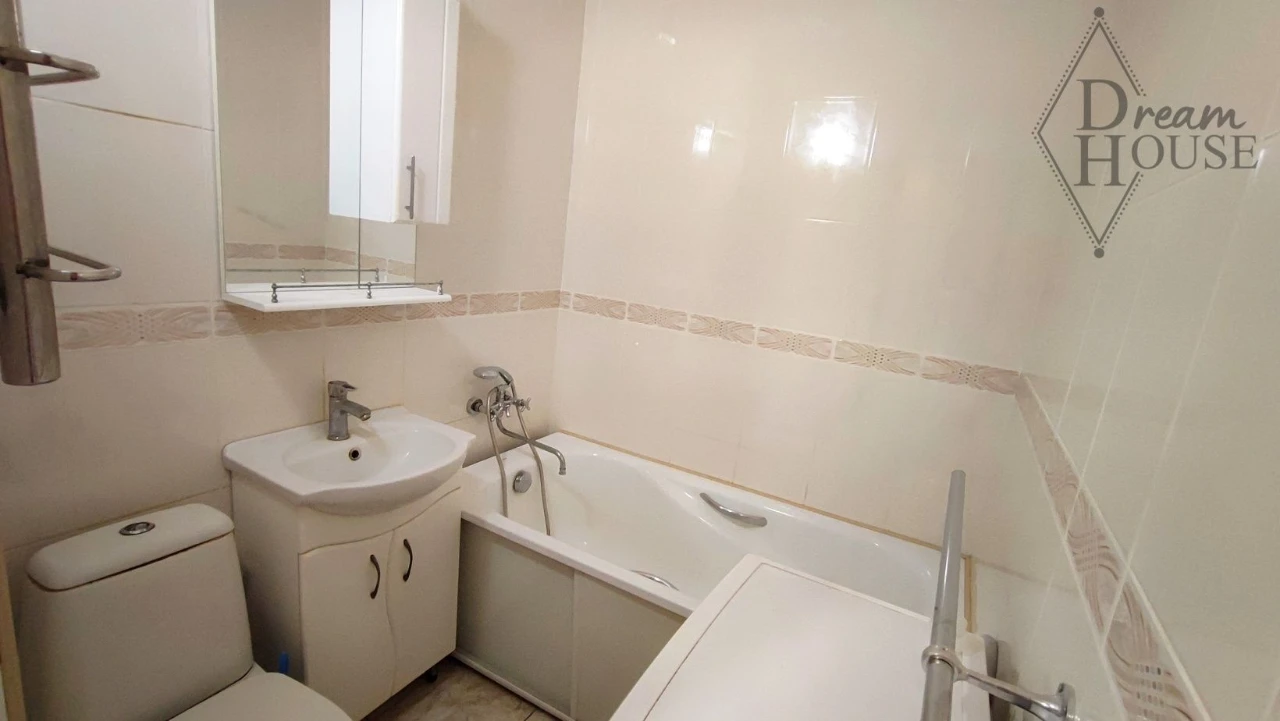 Sale of a 2-room apartment in the center on Nebesnaya Sotni Street