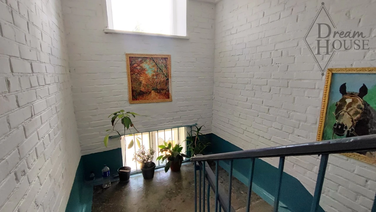 Sale of a 2-room apartment in the center on Nebesnaya Sotni Street