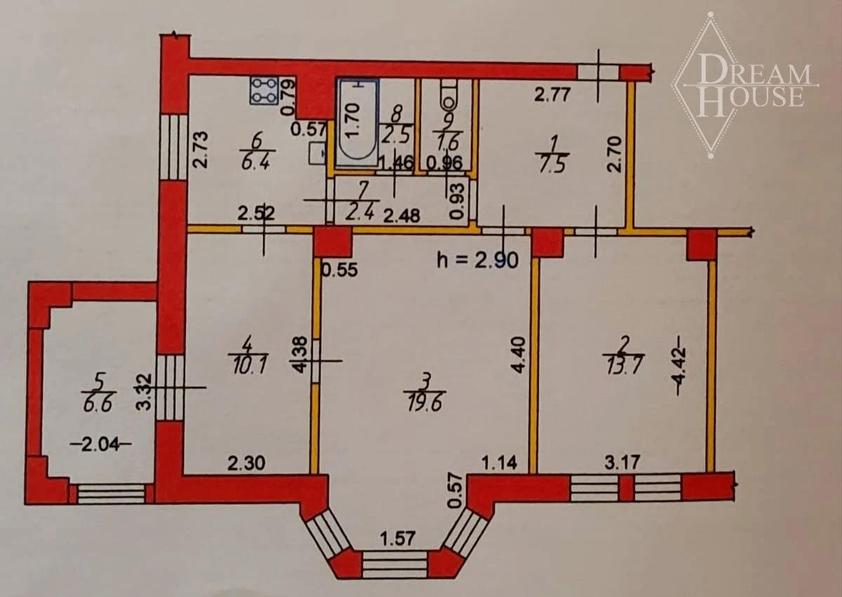 Sale of a 3-room apartment in the city center