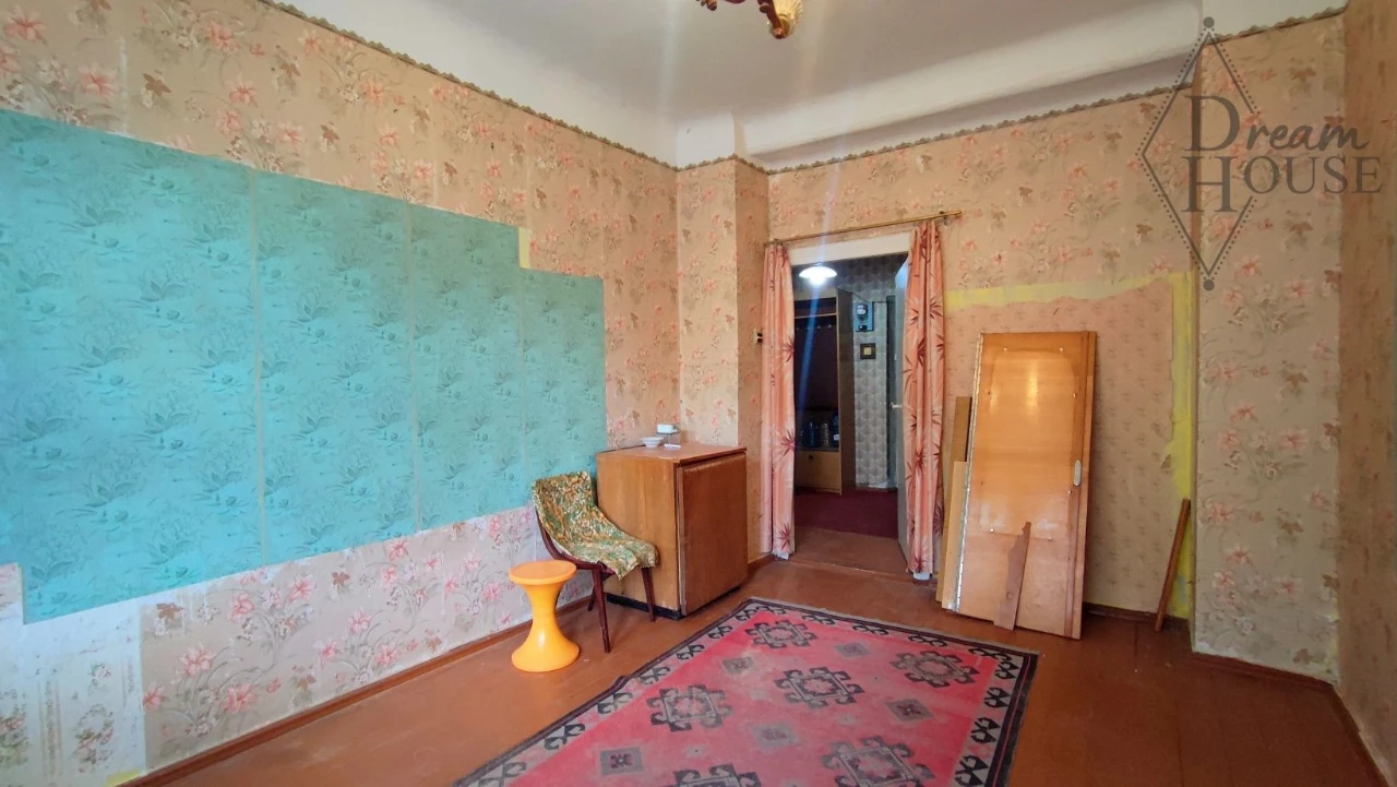 Sale of a 3-room apartment in the city center