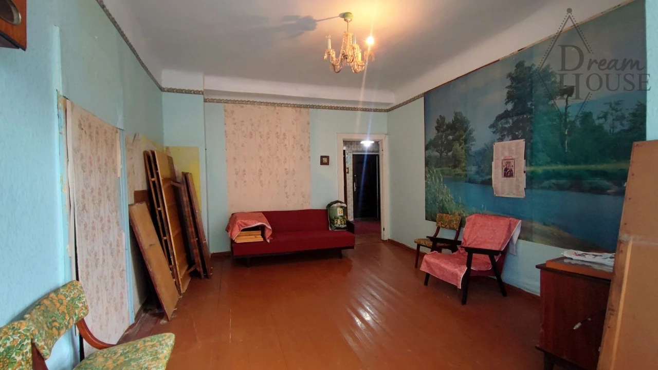 Sale of a 3-room apartment in the city center