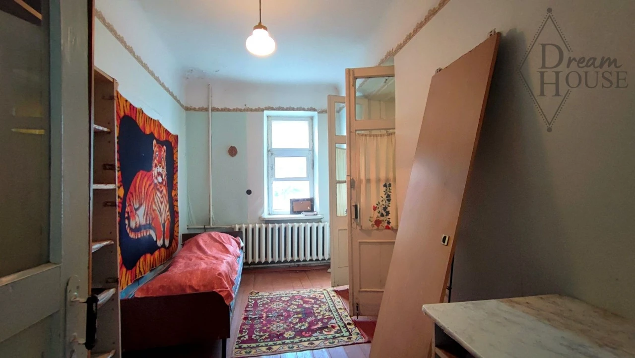 Sale of a 3-room apartment in the city center