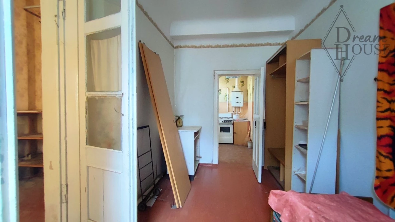 Sale of a 3-room apartment in the city center