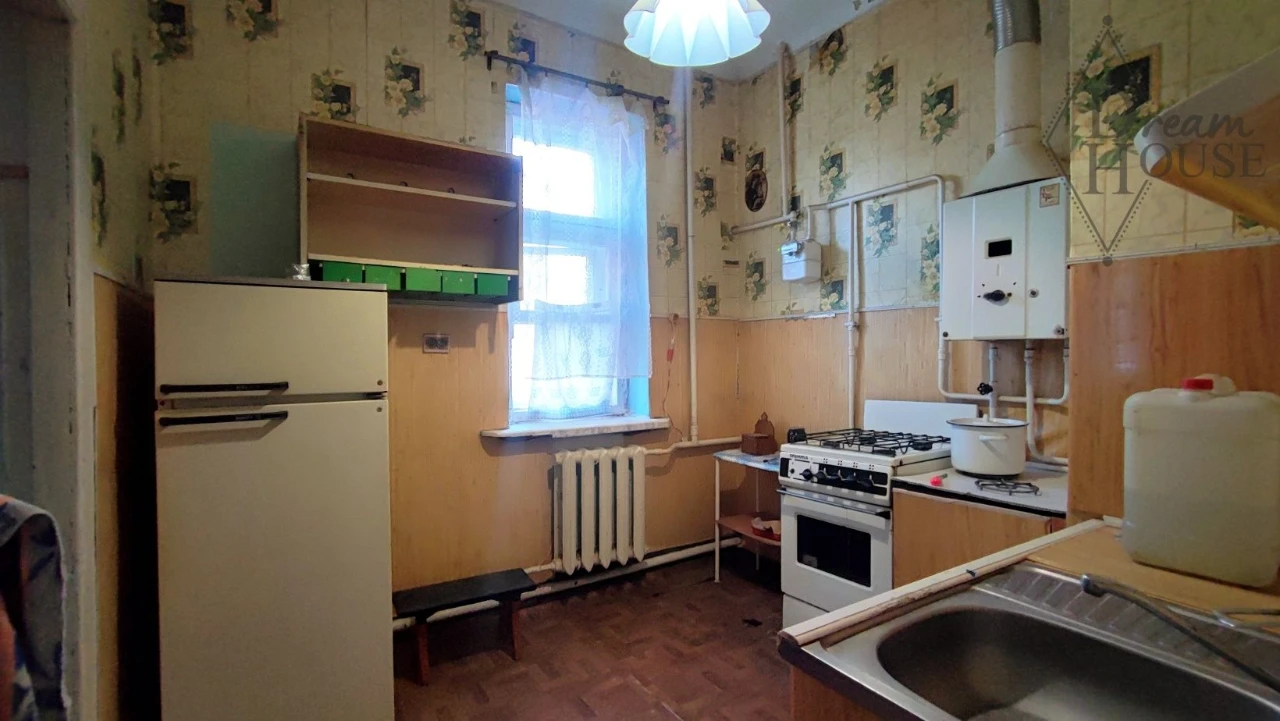 Sale of a 3-room apartment in the city center