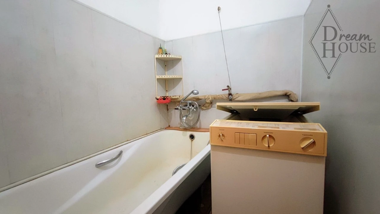 Sale of a 3-room apartment in the city center