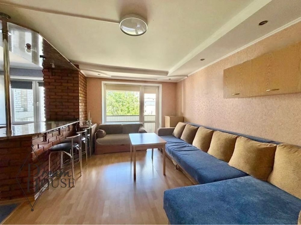 Sale of a 3-bedroom apartment