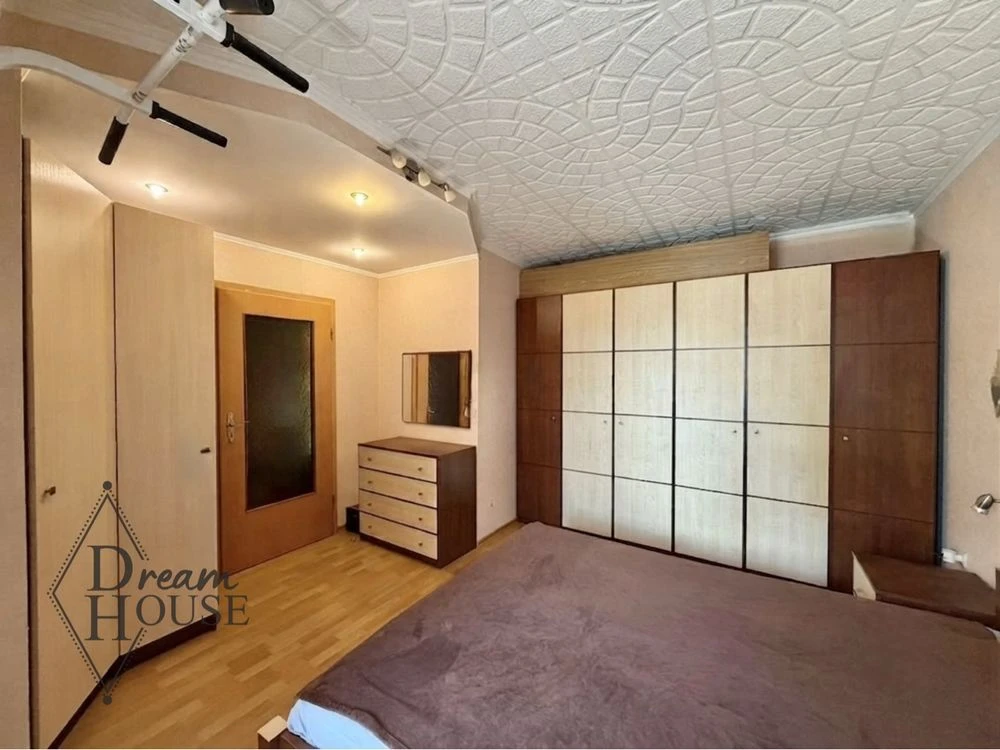 Sale of a 3-bedroom apartment