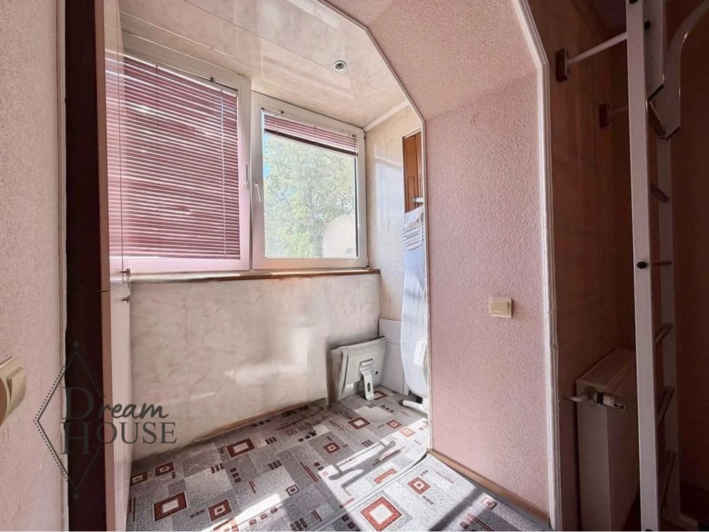 Sale of a 3-bedroom apartment