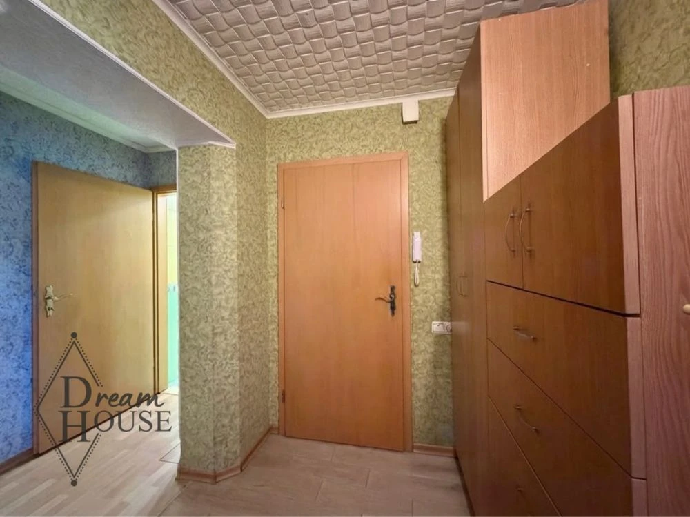 Sale of a 3-bedroom apartment