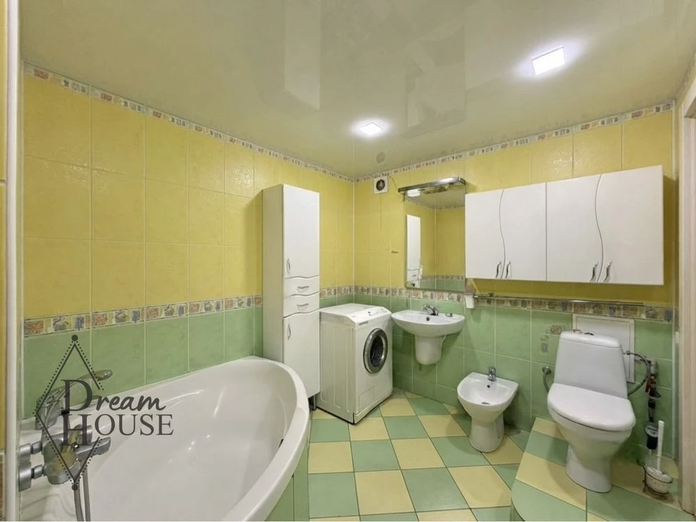 Sale of a 3-bedroom apartment