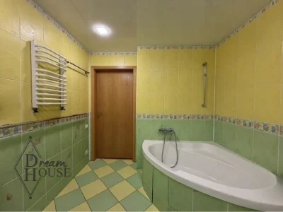 Sale of a 3-bedroom apartment