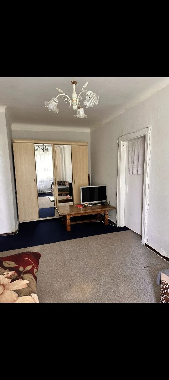 Apartment in the center of Novovolynsk, 1st floor
