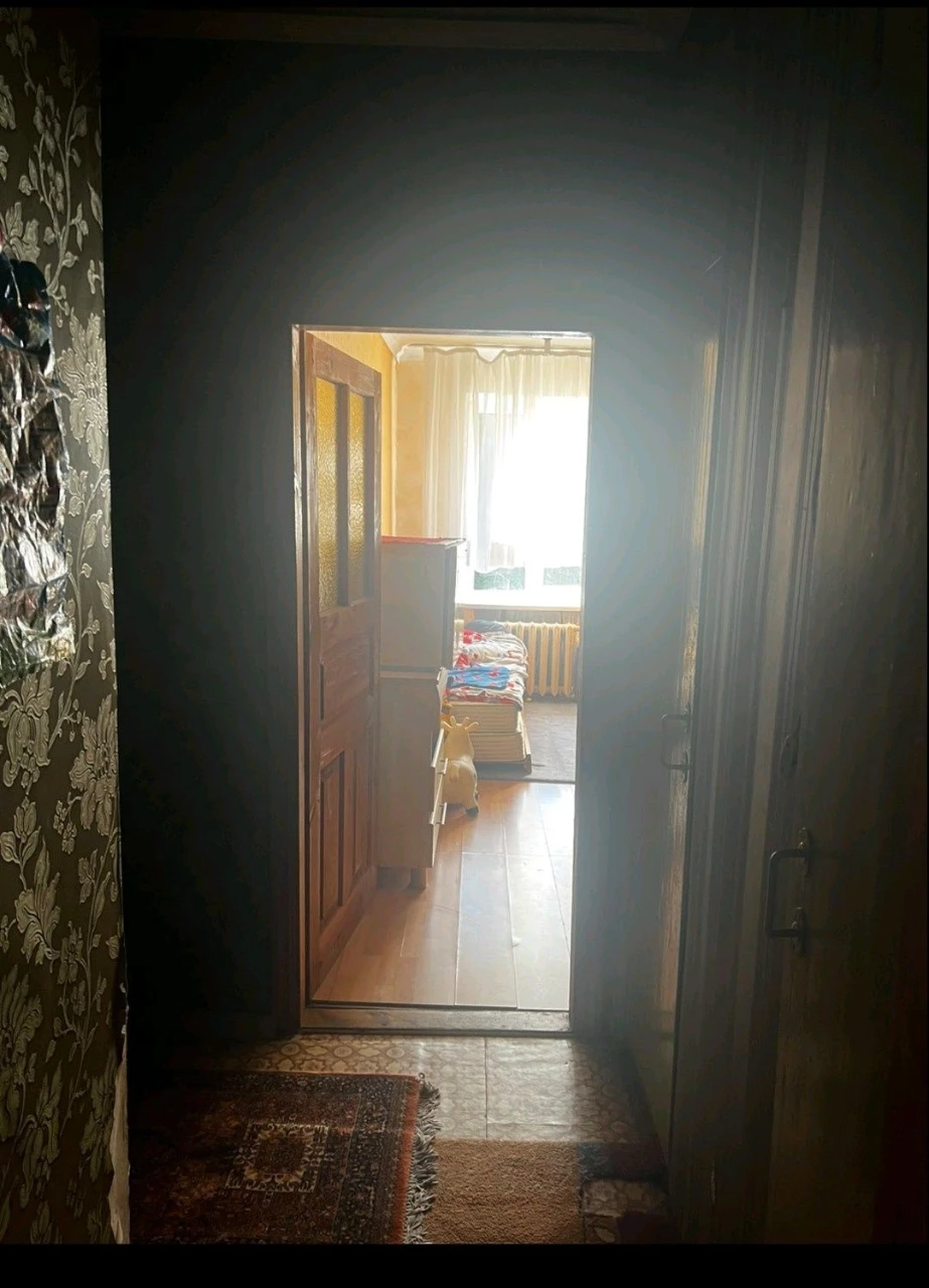 Apartment in the center of Novovolynsk, 1st floor