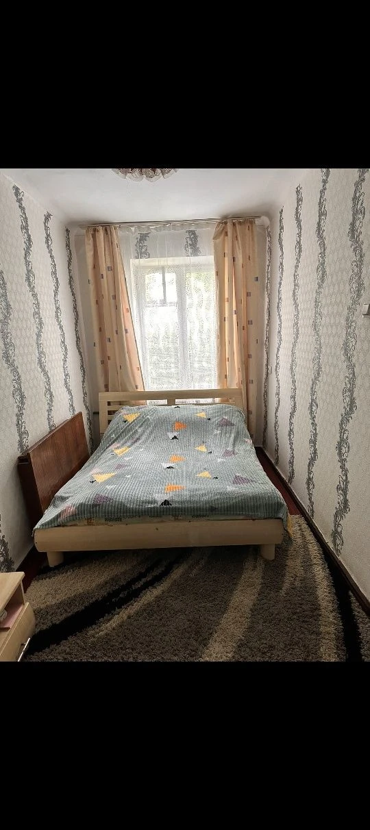 Apartment in the center of Novovolynsk, 1st floor