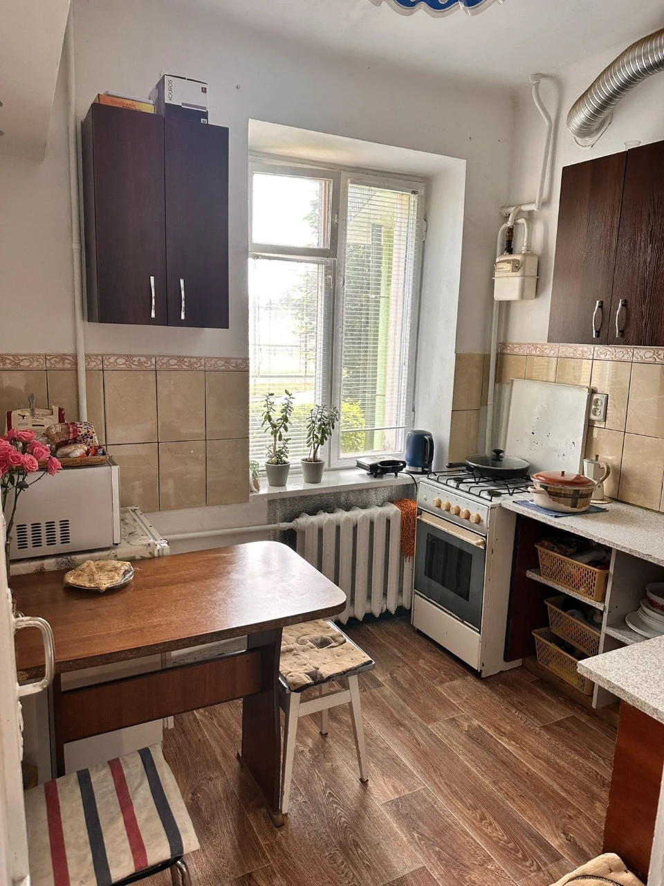 2-кімнатна квартира в центрі, 1-й поверх, Нововолинськ (під