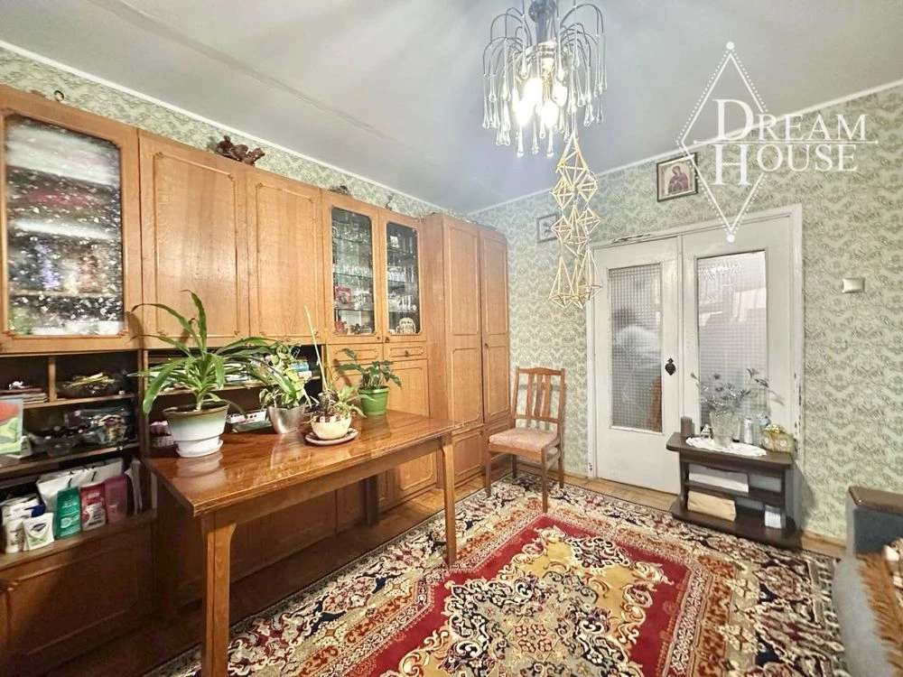 Продаж 5 кімнатної квартири