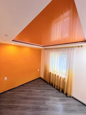 Продається 3-кімнатна квартира в центрі міста Апостолове
