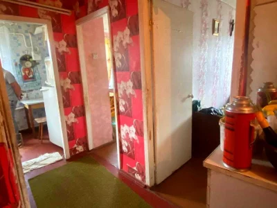Apartment. Nezalezhnosti Street, Verkhnyadniprovsk.
