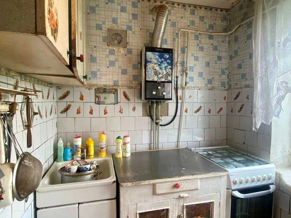 Apartment. Nezalezhnosti Street, Verkhnyadniprovsk.
