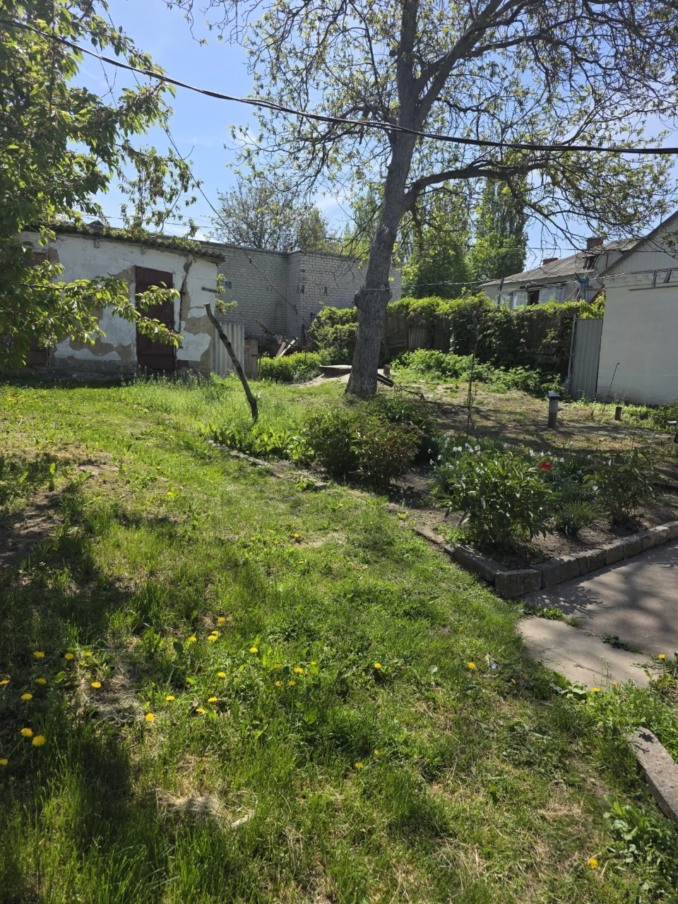 Selling part of a house in the center