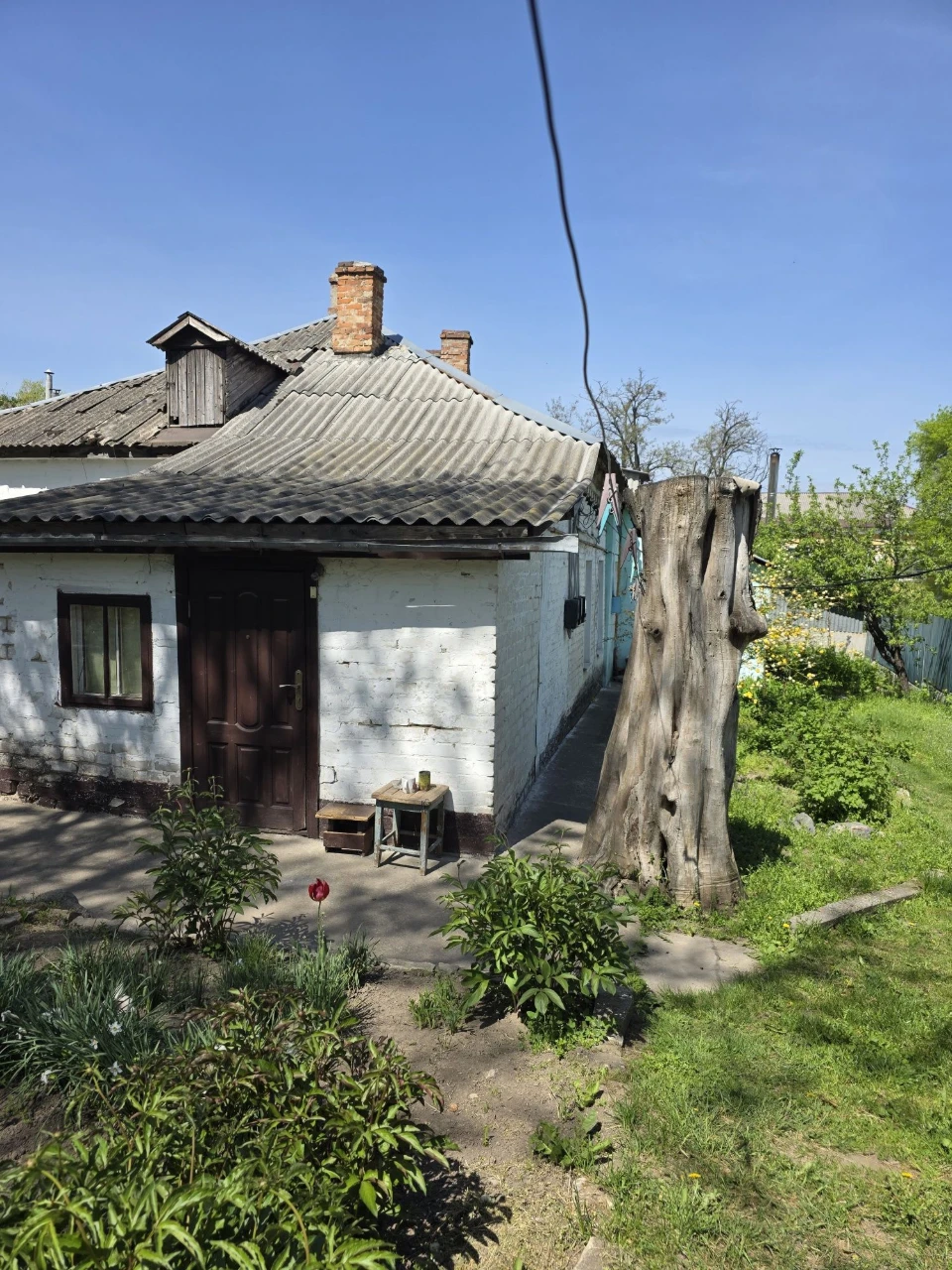 Selling part of a house in the center