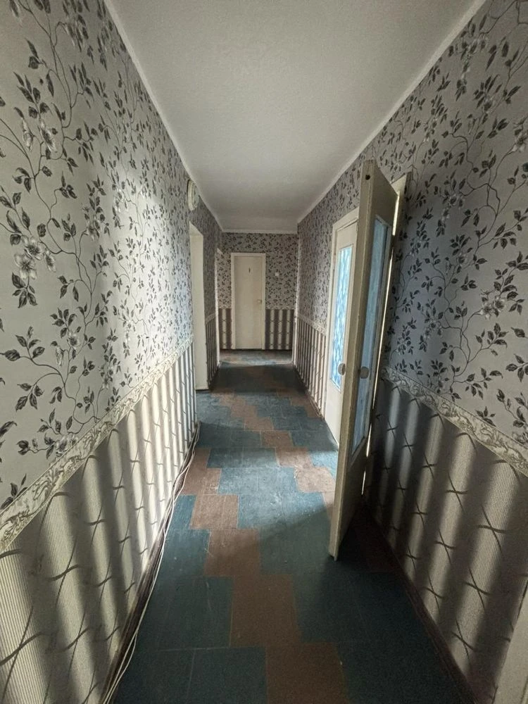 4-room apartment for sale in the center of Verkhnedniprovsk!