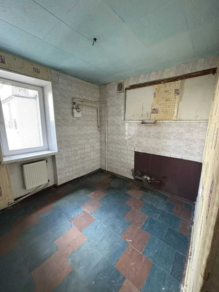 4-room apartment for sale in the center of Verkhnedniprovsk!