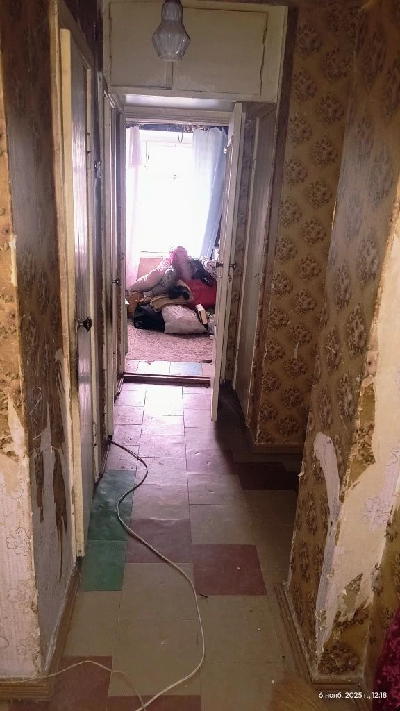 Продам 3-х. комнатную квартиру под ремонт..