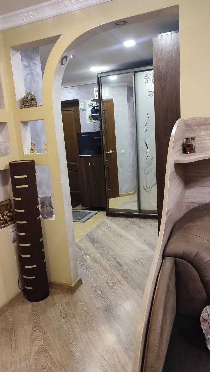 Продається 2-кімнатна квартира