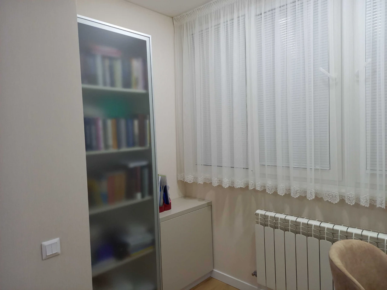 4-кімнатна квартира, АГО, Лівий берег, 2 поверх