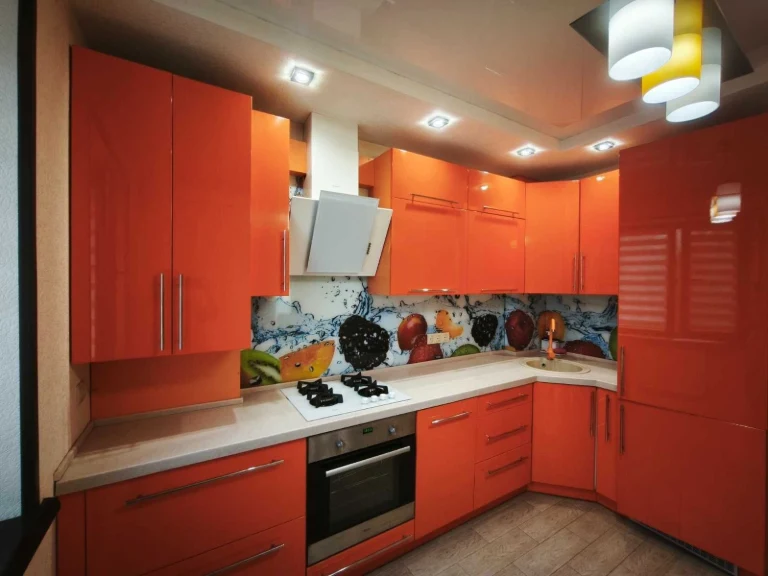 For Sale 3-room apartment on the Left Bank near the embankment on Nadnepryansky Avenue (50 years of USSR)!