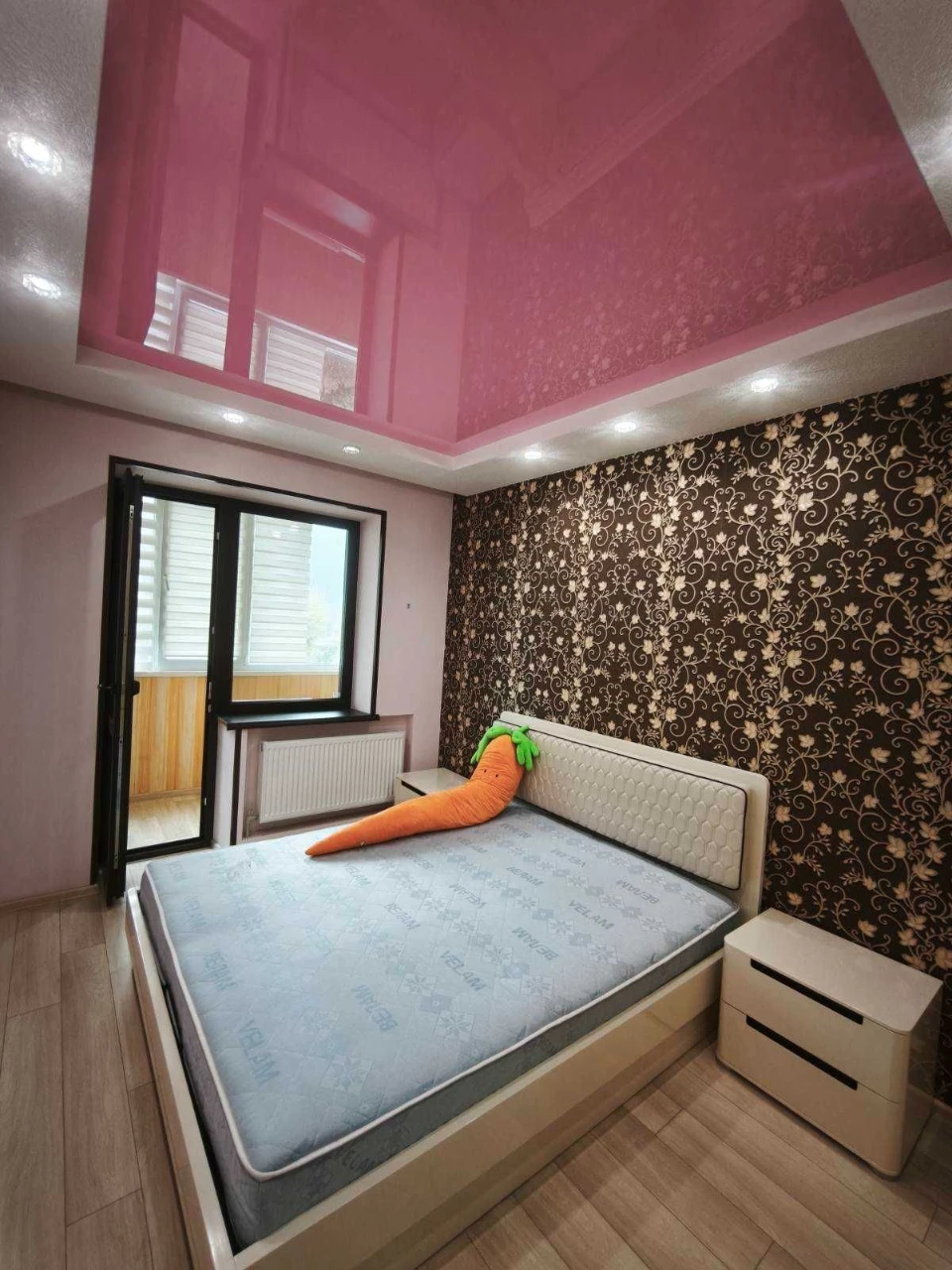 For Sale 3-room apartment on the Left Bank near the embankment on Nadnepryansky Avenue (50 years of USSR)!