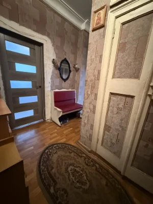 Продам 3 комнатную квартиру в центре