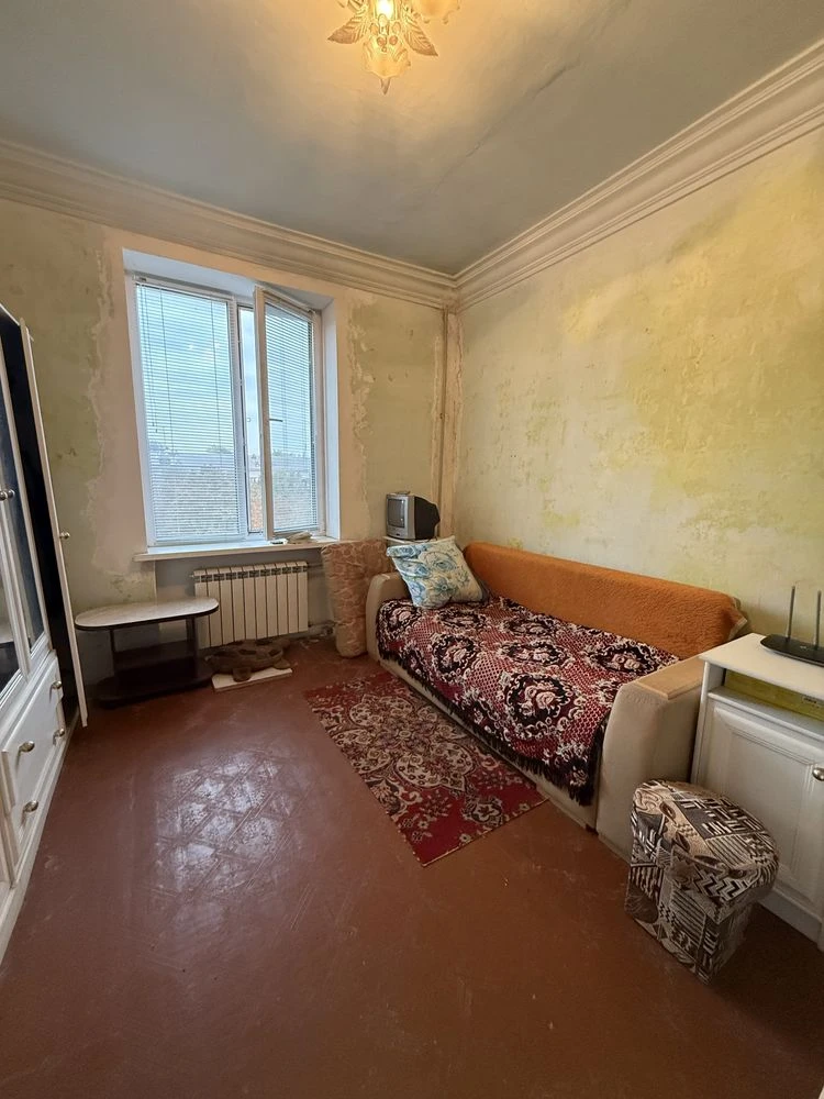 Продам 3 комнатную квартиру в центре