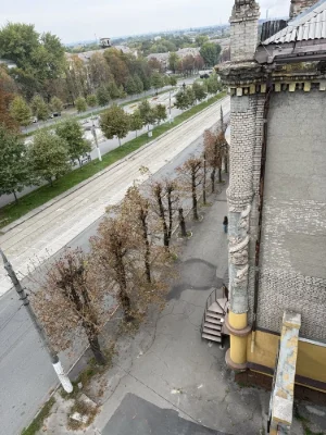 Продам 3 комнатную квартиру в центре